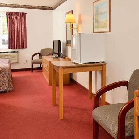Americas Best Value Inn & Suites Clear Lake Esterno foto